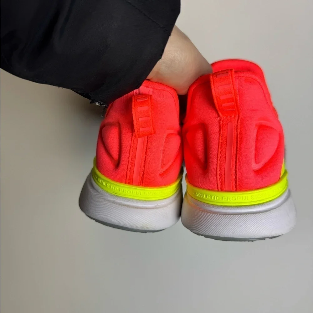 APL Techloom Tracer Magma Energy Clay Women’s 8